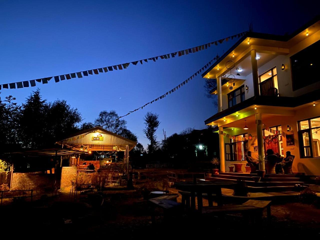 Albergue The Bunker Bir Exterior foto