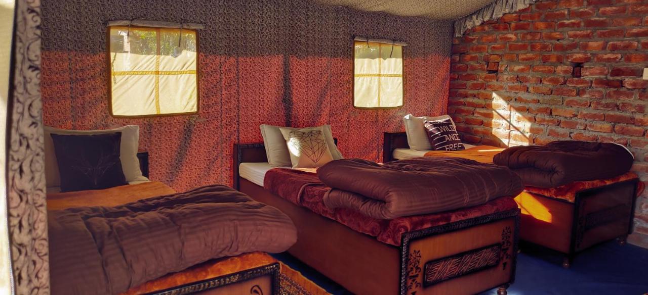 Albergue The Bunker Bir Exterior foto